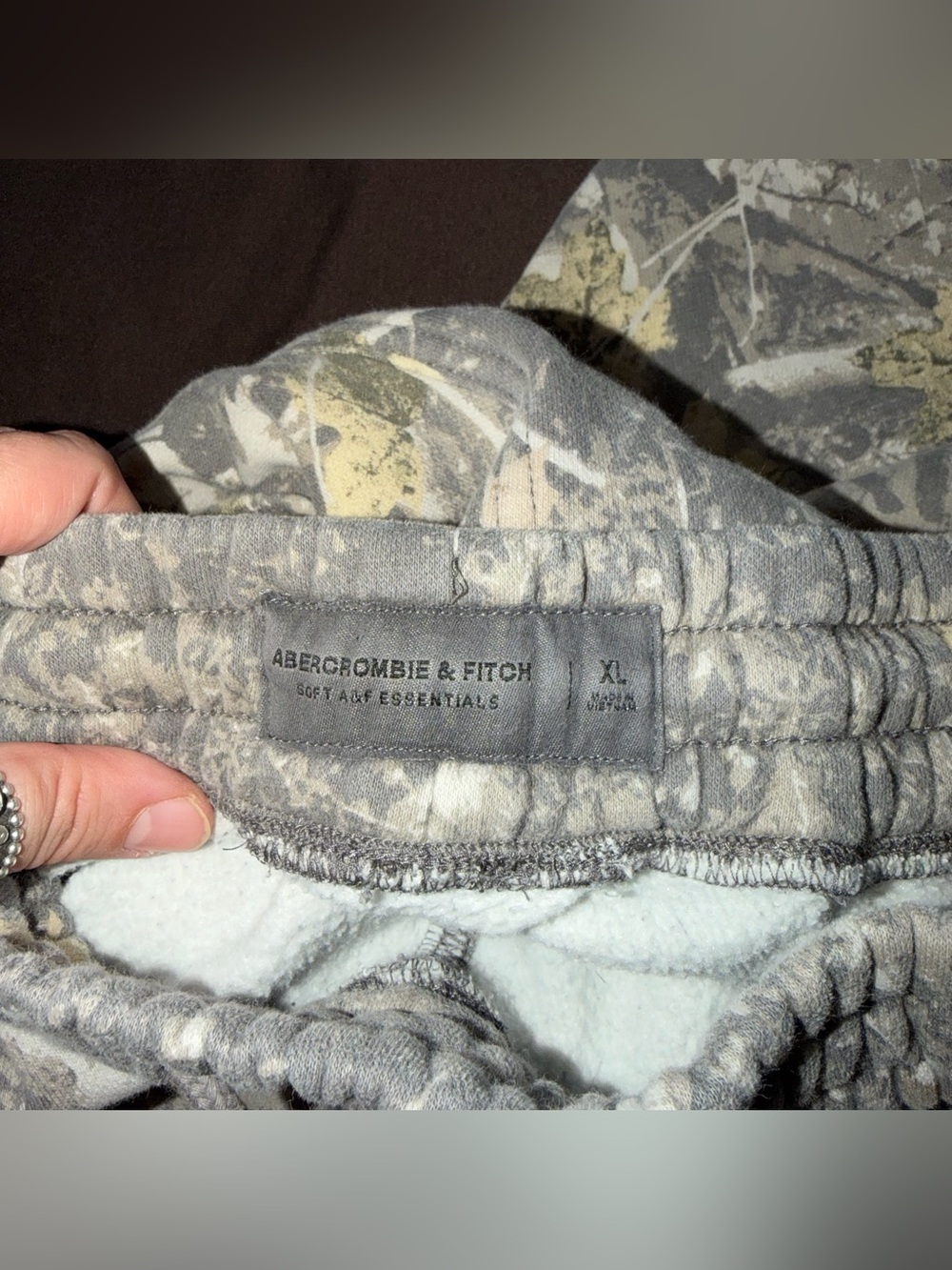 Abercrombie & Fitch Camo Sweatpants - Picture 2 of 2